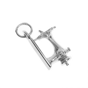 9ct White Gold Sewing Machine Charm Cm00132