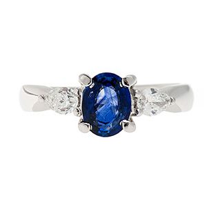18ct White Gold Oval Sapphire & Diamond Three Stone Ring Ra00548